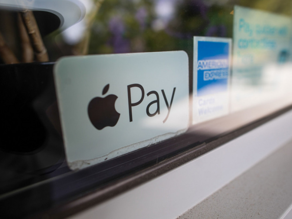 NLB naposled omogočila storitev Apple pay