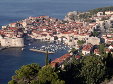 Slovenci množično pomagamo hrvaškemu turizmu