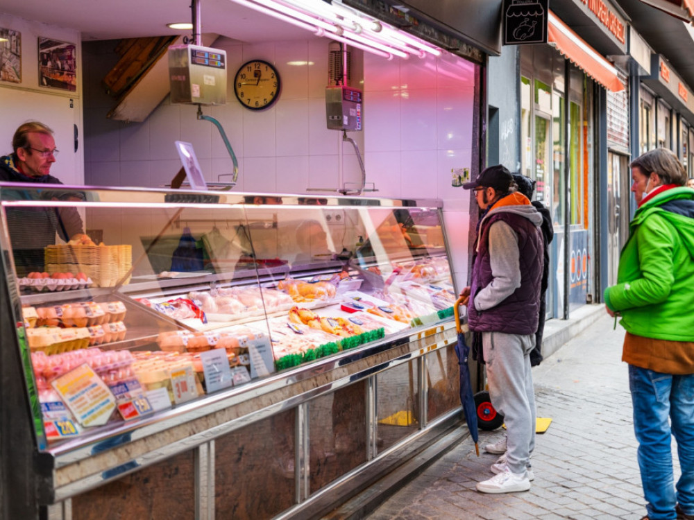 Za jedilno olje medletno 40 odstotkov več,  a vlada cen ne bo regulirala