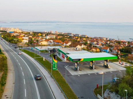 Na Hrvaškem od srede cenejše gorivo: znižane trošarine in marže