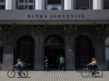 Poročilo Banke Slovenije: Medletna rast posojil decembra močno navdzol
