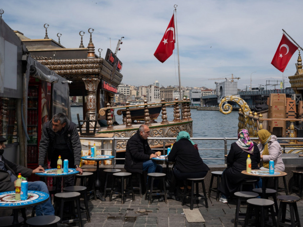 Letna inflacija v Turčiji še narašča, oktobra dosegla 85,5 odstotka