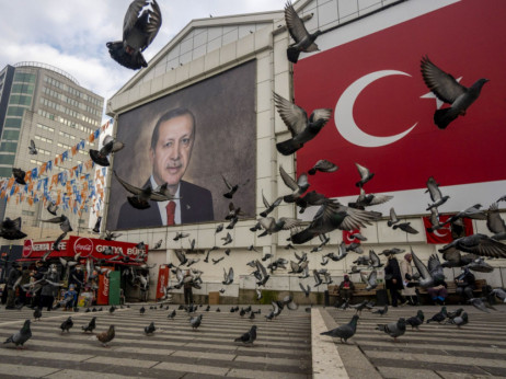 Turčija kljub 80-odstotni inflaciji v nižanje obrestnih mer