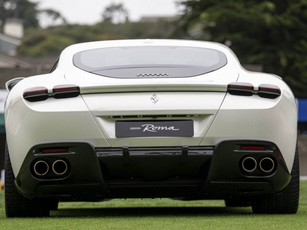 Prodaja novih avtomobilov upada že deseti mesec zapored