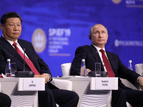 Sankcije prizadele ruski uvoz, izvoz energentov preusmerjen na Vzhod