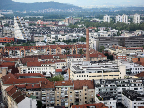Nepremičninski trg v Sloveniji se ne ohlaja