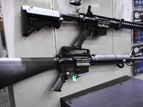 Senat v ZDA potrdil strožje omejitve pri nakupu orožja