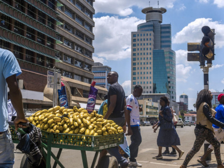 Zimbabve dviga ključno obrestno mero na 200 odstotkov