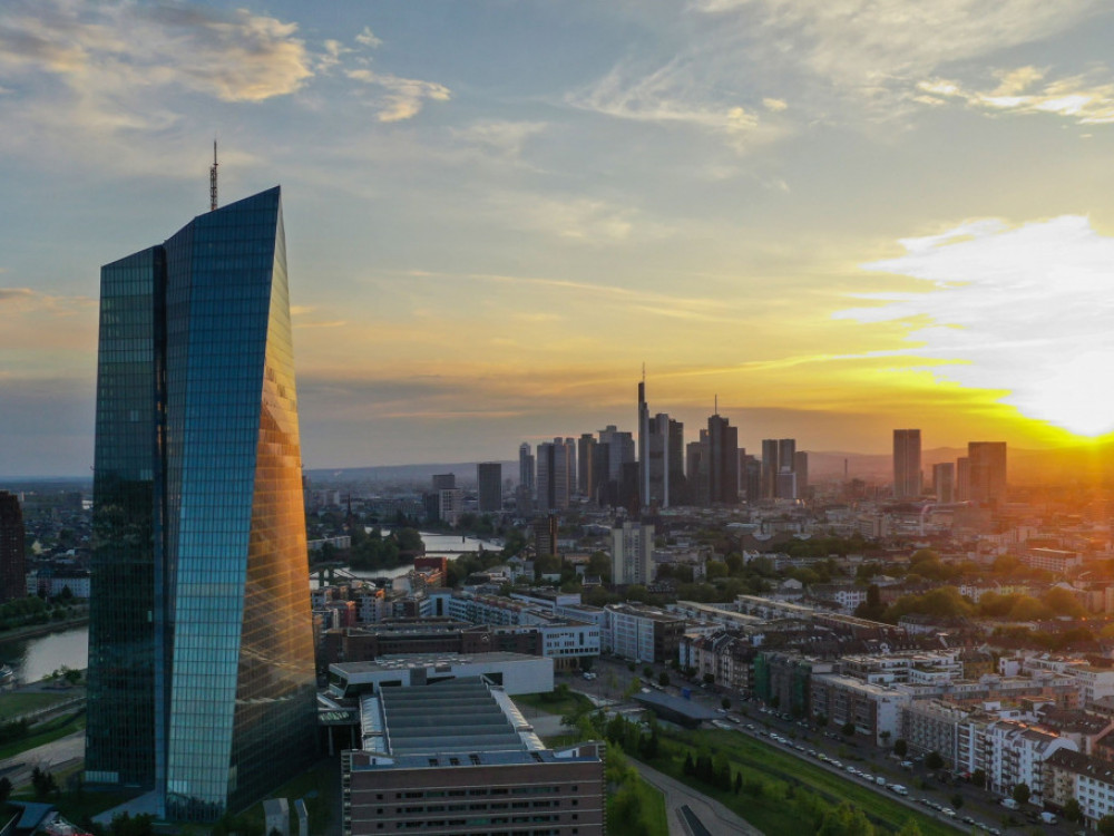 Tudi ECB zvišala ključno obrestno mero in napovedala nove dvige