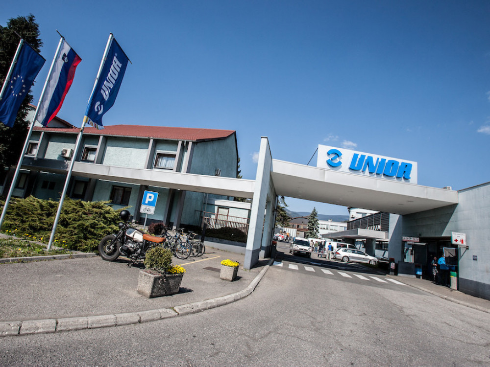 Težave avtomobilistov in kitajska konkurenca okrnili prihodke Uniorja