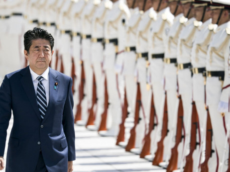 Nekdanji japonski premier Šinzo Abe umrl