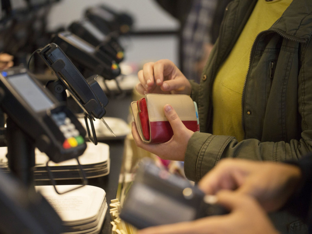 Dobra novica za vse: Z višanjem minimalne plače tudi višji regres