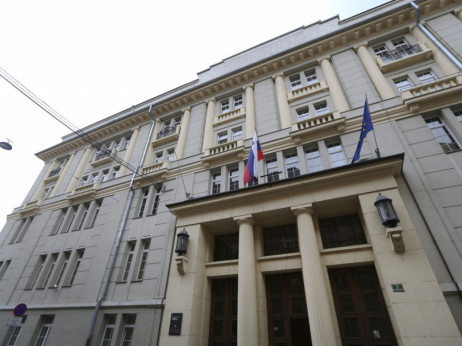 Slovenija uravnava državni dolg