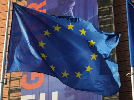 EU znižala napoved gospodarske rasti, inflacija še višje