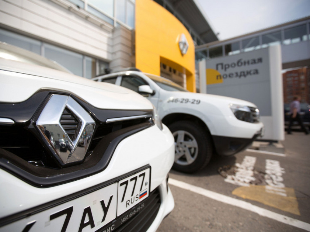 Prodaja Renaulta v prvem polletju manjša za 30 odstotkov