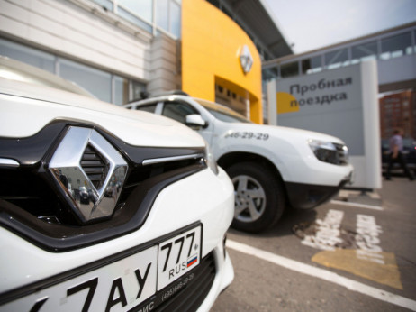 Prodaja Renaulta v prvem polletju manjša za 30 odstotkov