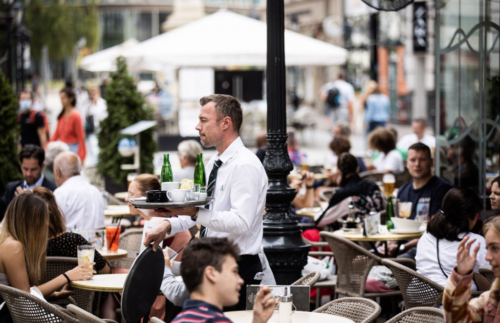 Rast plač ne popušča. Kaj bo naredila ECB?