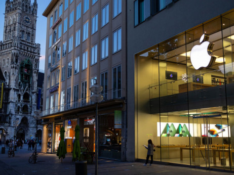 Apple in Amazon z rastjo prihodkov pomirila vlagatelje