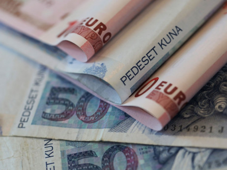 Na Hrvaškem prikazovanje cen v evrih in kunah