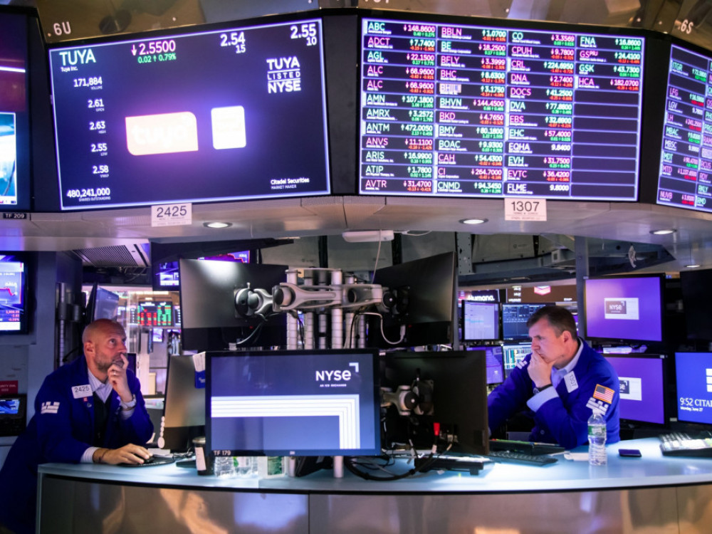 Na borzah grmi: Evro na 20-, funt na 37-letnem dnu