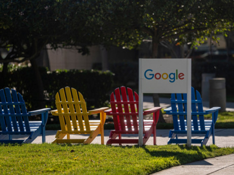 Tehnološka podjetja zategujejo pas: Twilio in Google v reze