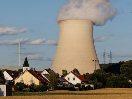 Nemška vlada se nagiba k podaljšanju delovanja jedrskih elektrarn