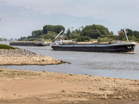 Vpliv vročine na evropske reke: Gladina Rena nižja, Rona se segreva