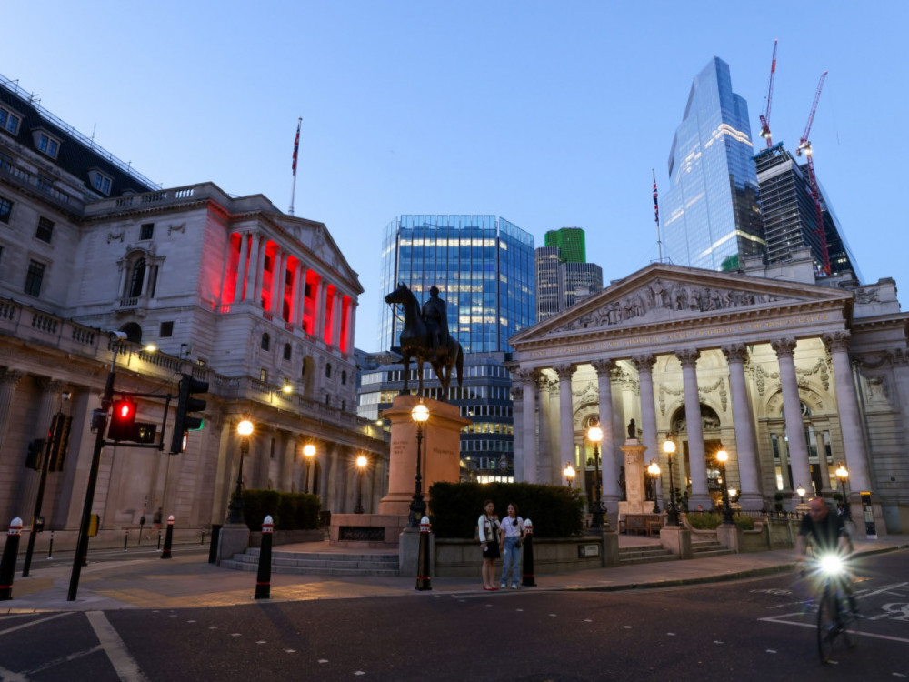 Na Otoku dvig obrestne mere za 0,5 odstotka, ob koncu leta recesija