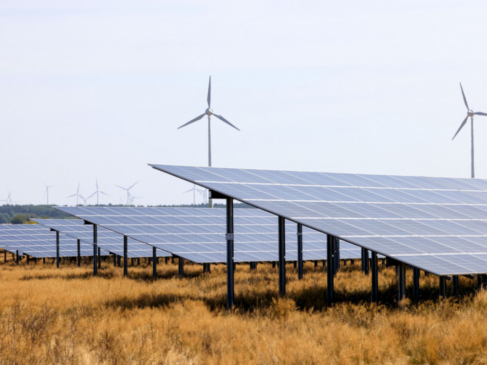 Z novo uredbo omrežnina tudi za domače sončne elektrarne