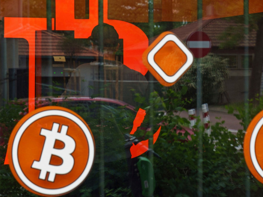Bitcoin teden zaključil na tritedenskem dnu