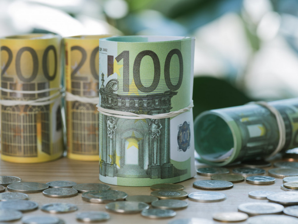 Zaposlovanje v regiji Adria se umirja, inflacija nažira rast plač