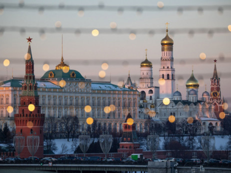Rusija po novem uvrščena na evropski seznam davčnih oaz
