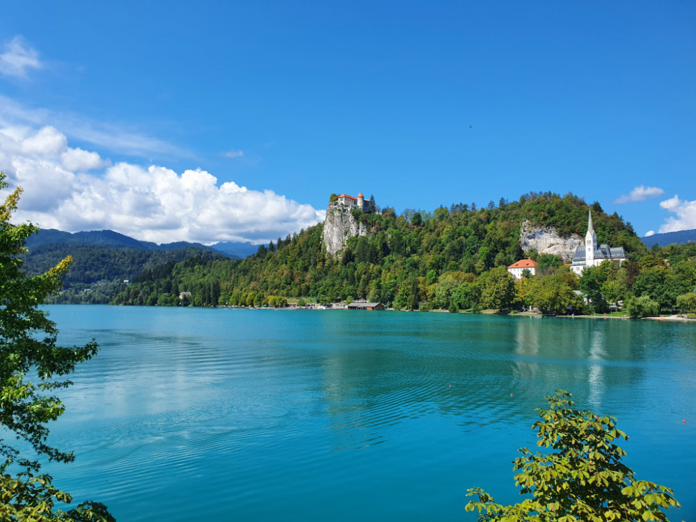 Top 5 novic za začetek dneva: Od Bleda do Hirošime