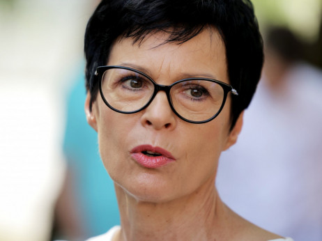 Marta Kos odstopila iz volilne tekme za predsednico države