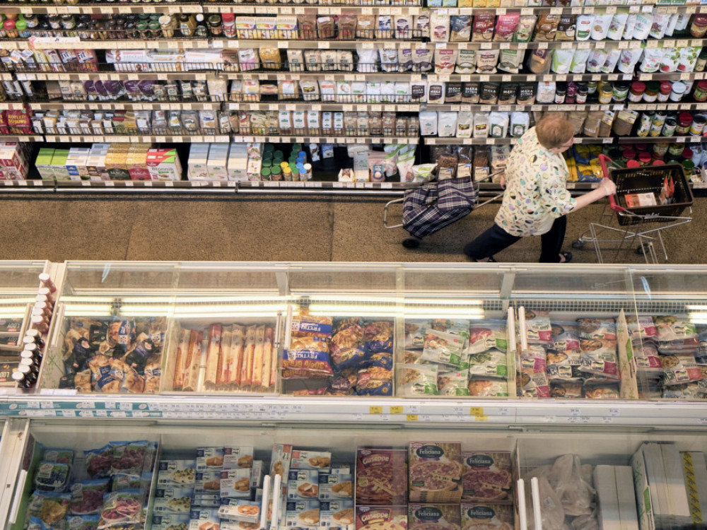 Gospodarski obeti za Slovenijo ugodni, a občutljivi na šoke