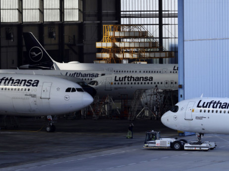 Sodišče EU ugodilo tožbi Ryanaira in Condorja zoper državno pomoč Lufthansi