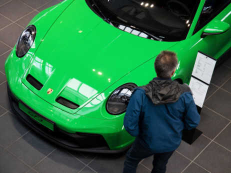 Porsche že ta mesec s prvo javno ponudbo delnic