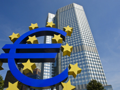 Ekonomisti in bankirji: ECB je šele na začetku zategovanja