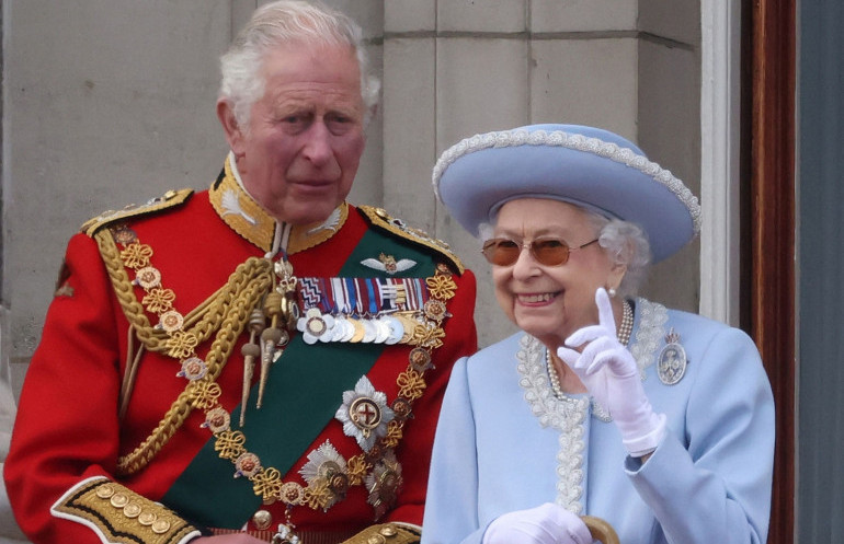 Umrla britanska kraljica Elizabeta II., nasledil jo bo sin Charles