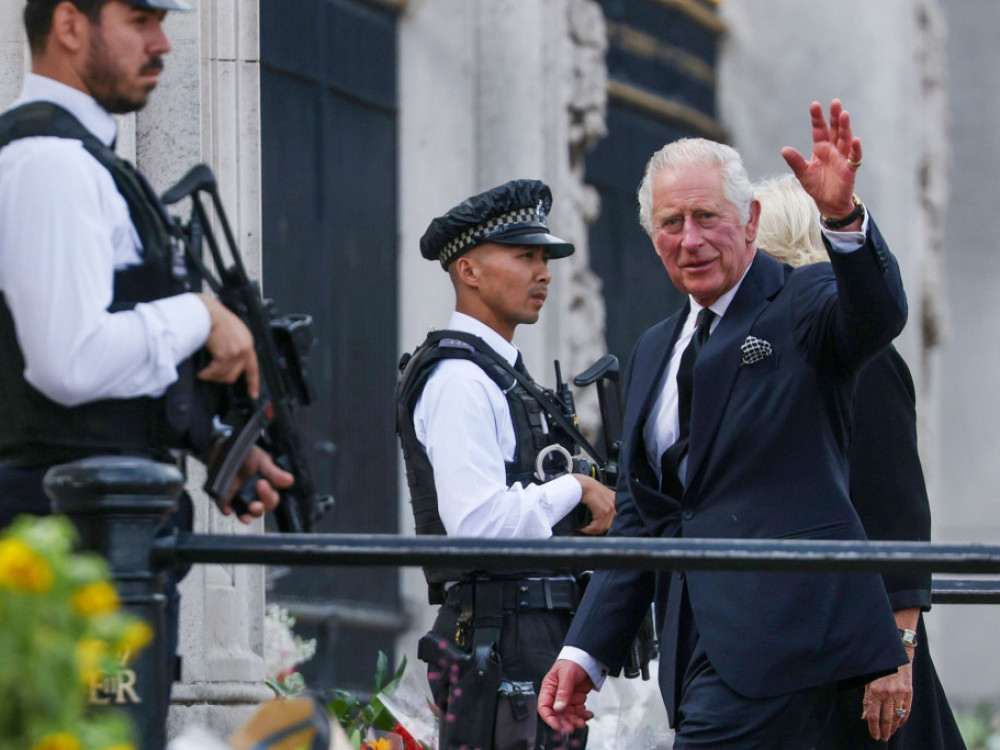 Prvi govor Karla III.: 'Predanost kraljice nam je vsem za zgled'