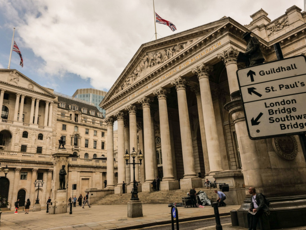 Britanska centralna banka nepričakovano posegla na trg obveznic