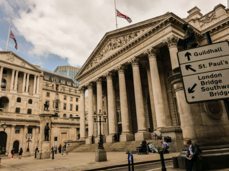 Britanska centralna banka nepričakovano posegla na trg obveznic