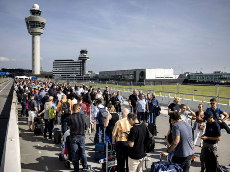 Amsterdamsko letališče v dodatne omejitve števila potnikov
