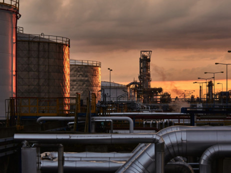 Članice OPEC+ načrtujejo največje znižanje črpanja nafte po pandemiji