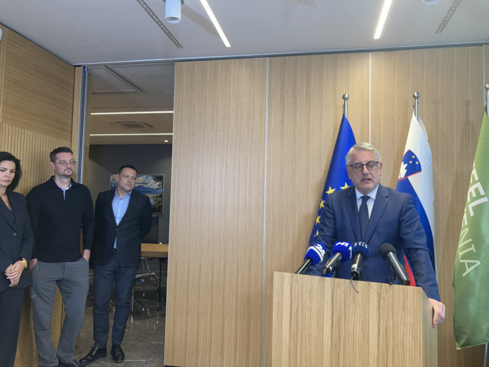 Zaživel Hanov strateški svet, ki bo sooblikoval gospodarsko politiko