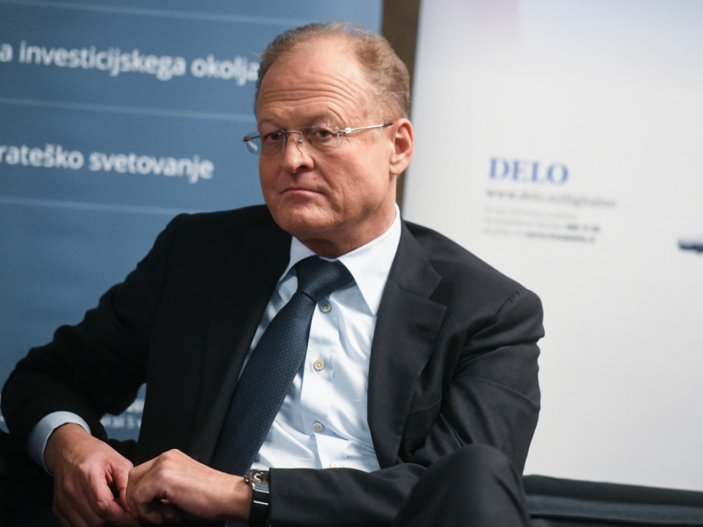 Anketa: Kakšne diplomacije si želijo gospodarstveniki od predsednika