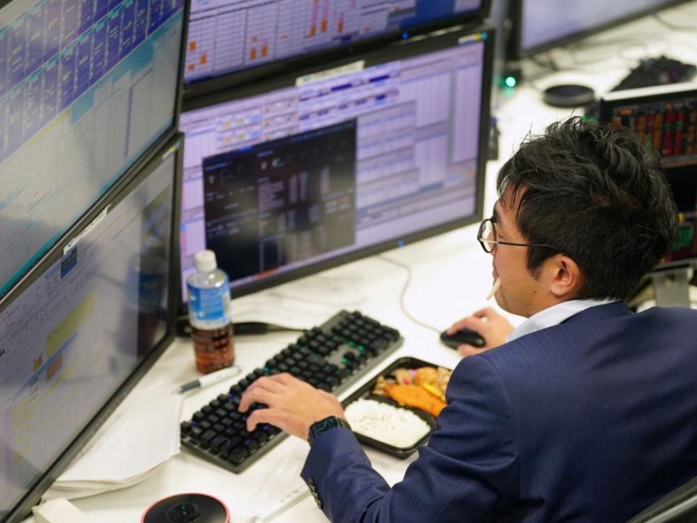 Težave dežele samurajev: Jen na dnu, centralna banka ponovno posega