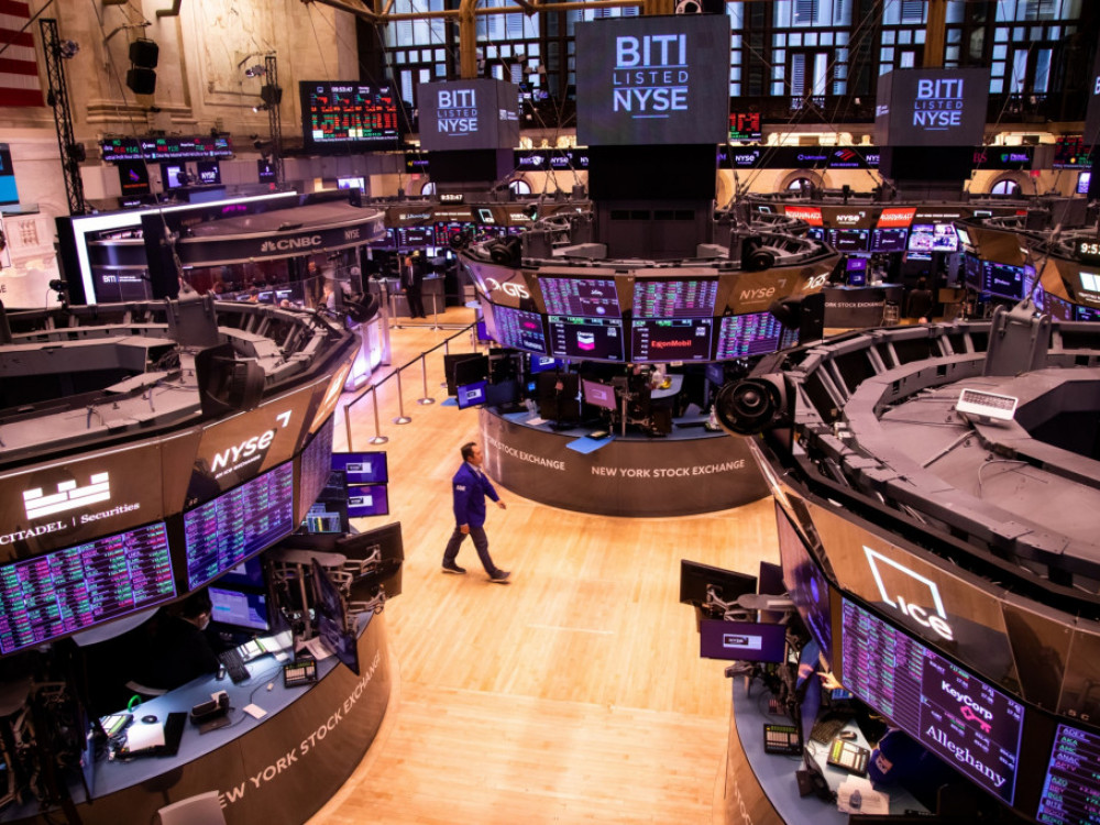 Borzni pregled: Vlagatelji tehtajo dobičke, indeksi višje