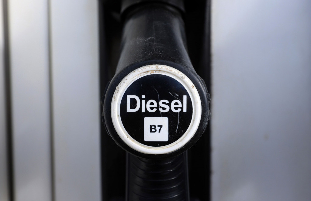 Rusija začasno omejuje izvoz dizelskega goriva in bencina