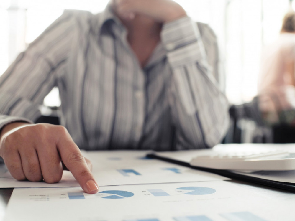 Top 5 novic: Rezultati zavarovalnic in obisk Scholza v Beli hiši